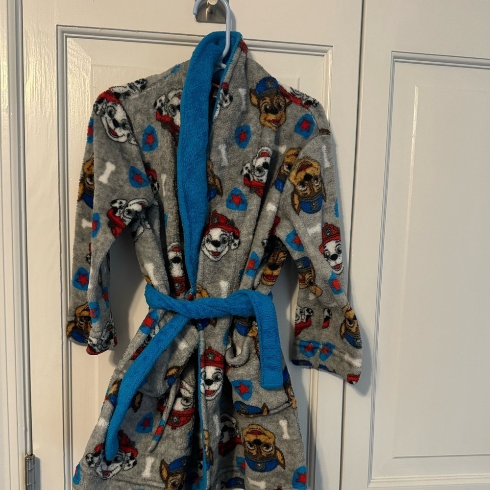 COPY - Paw‎ Patrol Boys Robe, Cutest ever! 4T. Cozy, warm, adorable. Must Have!!